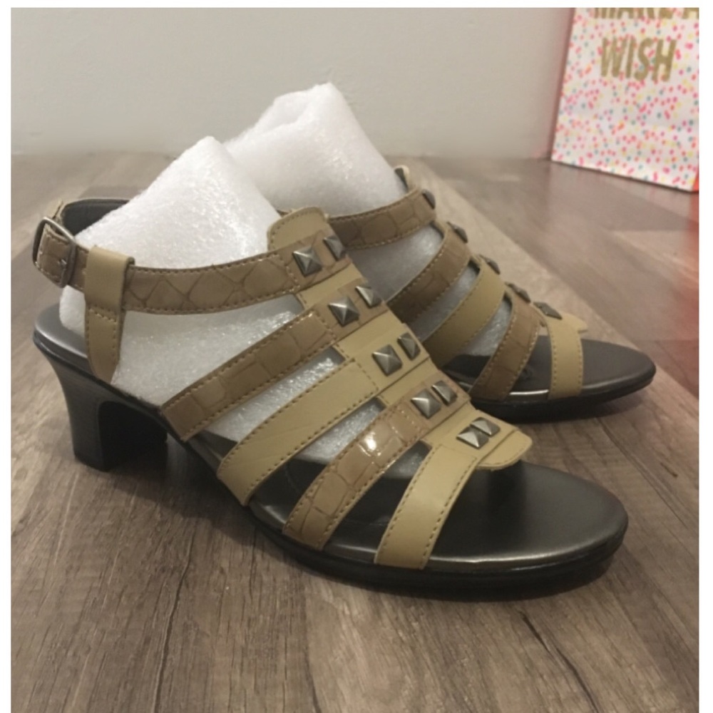 Bella vita sandals